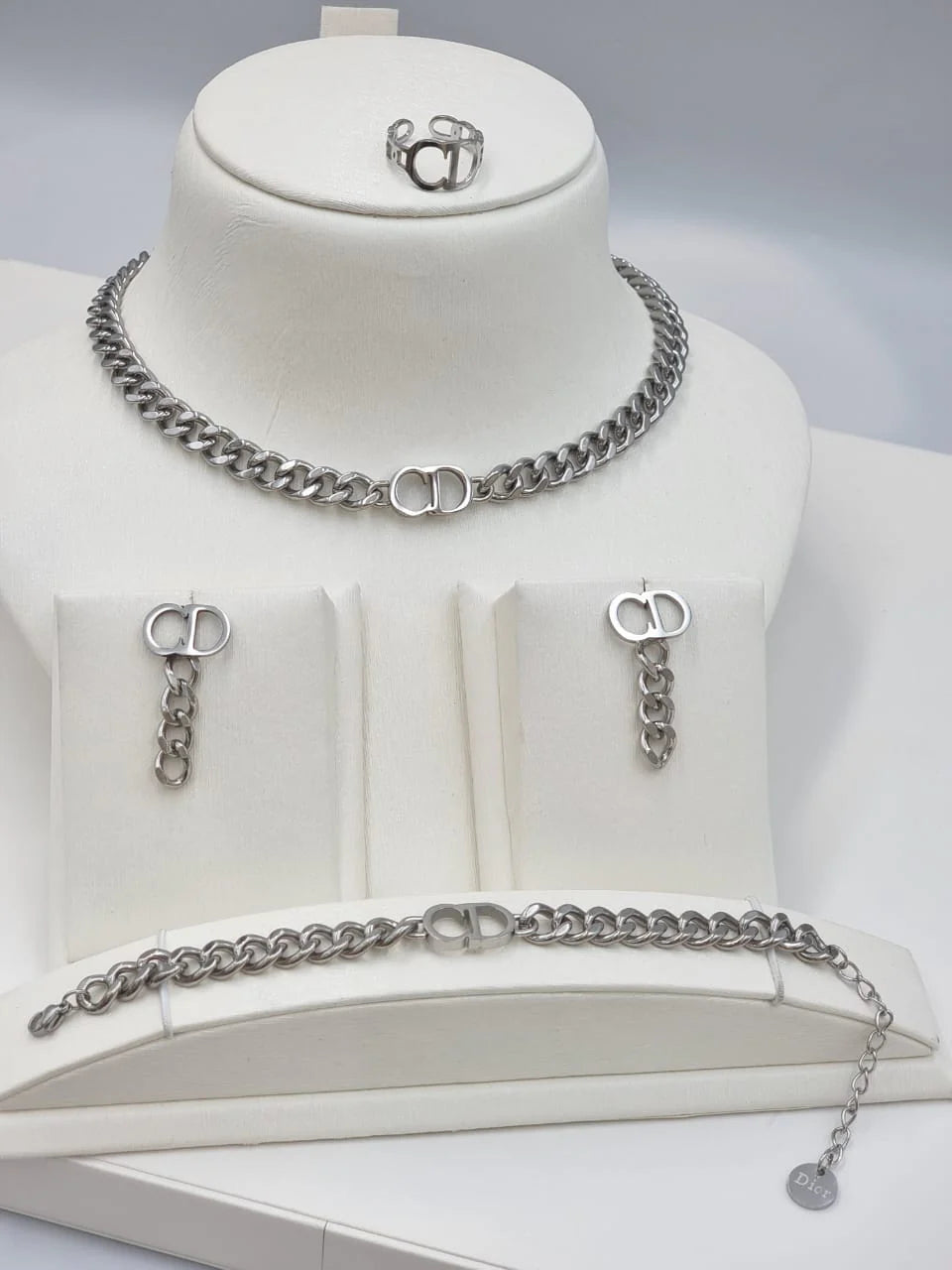 Silver Chain Emblem Jewelry Set